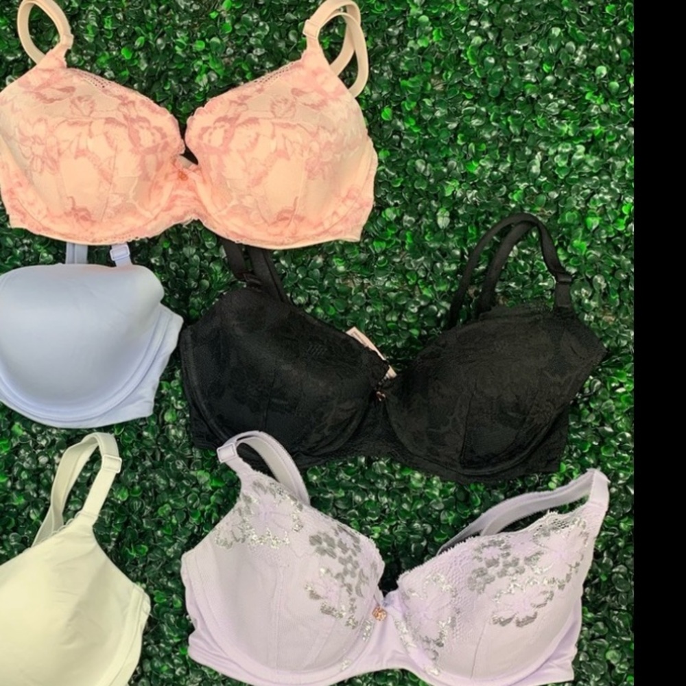 Victoria’s Secret Womens size 32DD set of 3 bras